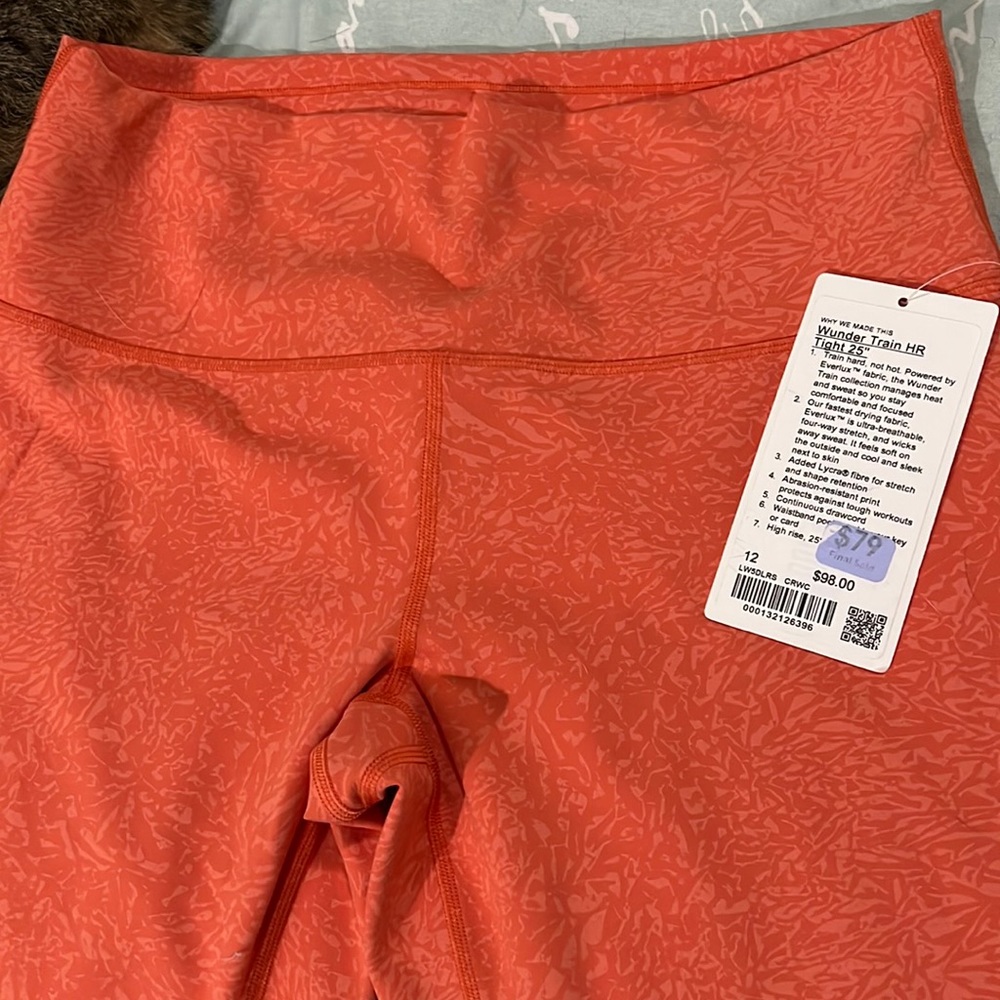 NWT Lululemon winder train HR